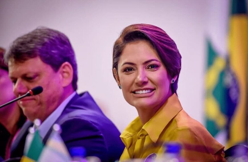PL deve apostar alto na liderança política de Michelle Bolsonaro para as eleições de 2026